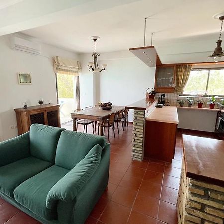 Stunning Beachfront Apartment Stratos Nerantza Экстерьер фото