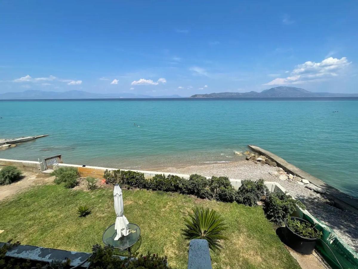 Stunning Beachfront Apartment Stratos Nerantza Экстерьер фото