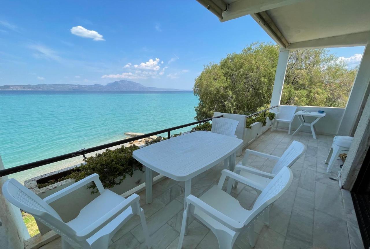 Stunning Beachfront Apartment Stratos Nerantza Экстерьер фото