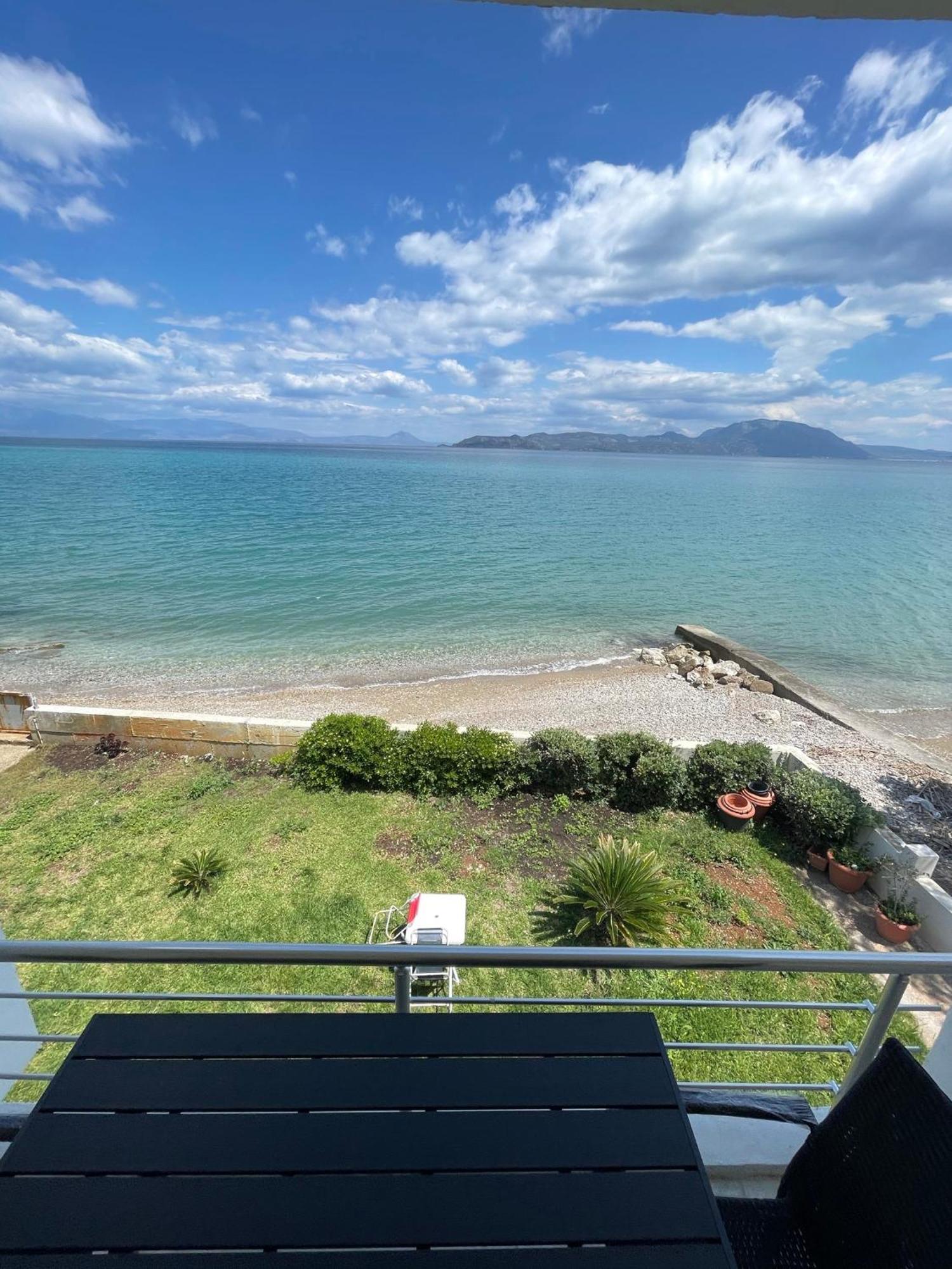 Stunning Beachfront Apartment Stratos Nerantza Экстерьер фото